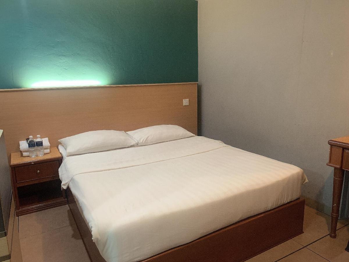 River Park Hotel Sibu Buitenkant foto