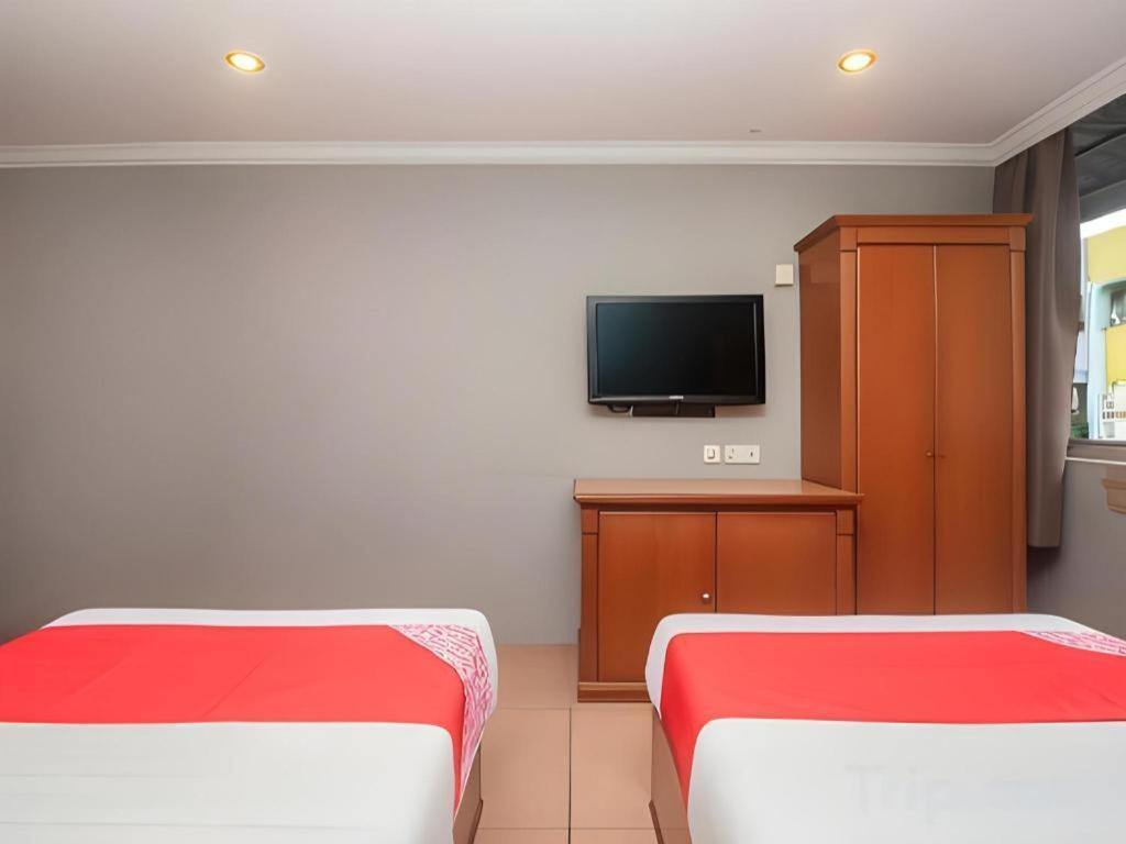 River Park Hotel Sibu Buitenkant foto
