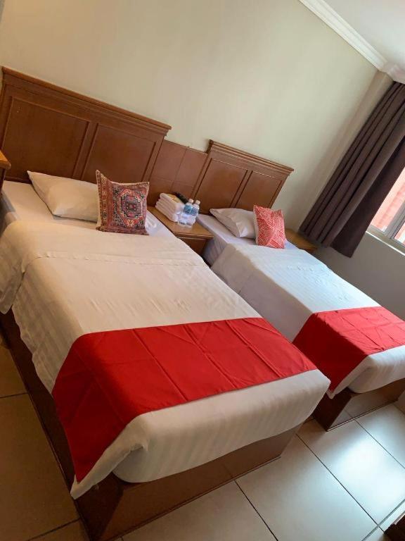River Park Hotel Sibu Buitenkant foto