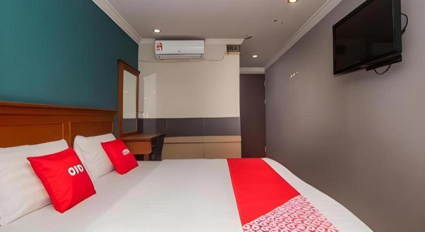 River Park Hotel Sibu Buitenkant foto