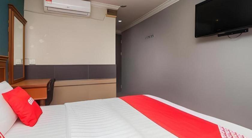 River Park Hotel Sibu Buitenkant foto