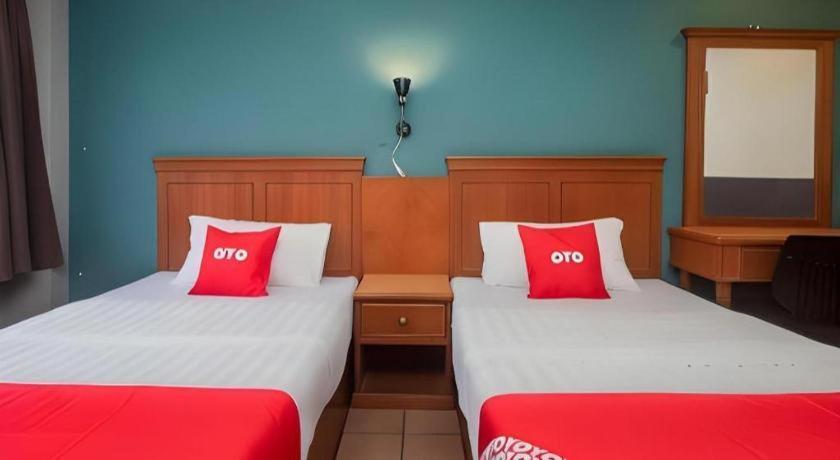 River Park Hotel Sibu Buitenkant foto